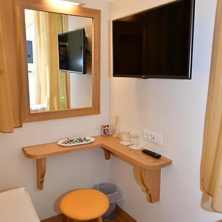 Onar 招待所 纳夫普利翁